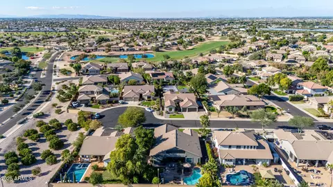 View/Area - 6757 S Seneca Way, Gilbert, AZ 85298 photo 2 of 12