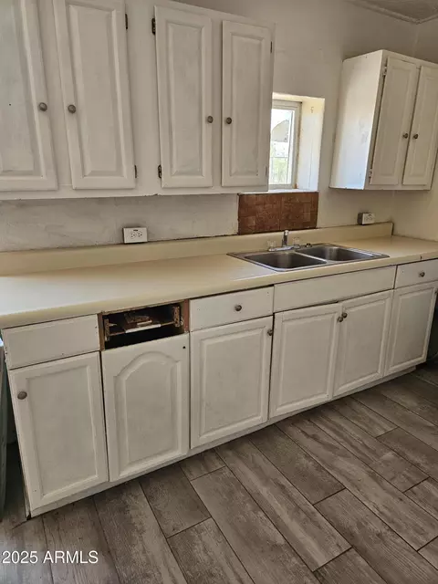 216 N Myers Blvd, Eloy, AZ 85131