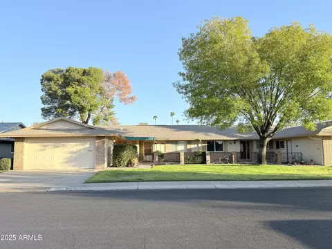 10904 W Cameo Dr, Sun City, AZ 85351