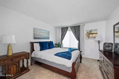 Bedroom - 5525 E Thomas Rd #M11, Phoenix, AZ 85018 photo 1 of 2