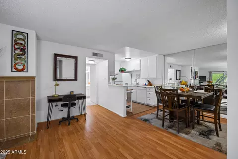 Dining - 5525 E Thomas Rd #M11, Phoenix, AZ 85018 photo 1 of 5