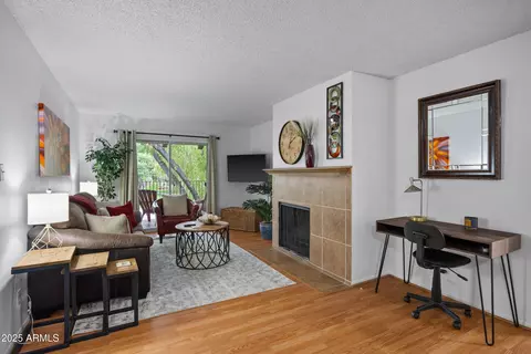 Living - 5525 E Thomas Rd #M11, Phoenix, AZ 85018 photo 1 of 5