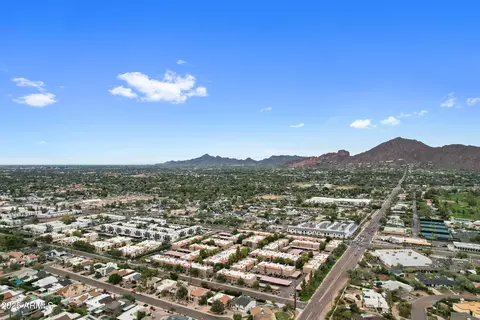 View/Area - 5525 E Thomas Rd #M11, Phoenix, AZ 85018 photo 3 of 4
