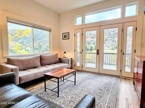 Living - 513 C Bailey Hl, Bisbee, AZ 85603 photo 2 of 6