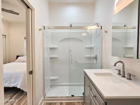 Bath - 513 C Bailey Hl, Bisbee, AZ 85603 photo 4 of 5