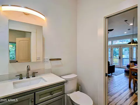 Bath - 513 C Bailey Hl, Bisbee, AZ 85603 photo 5 of 5