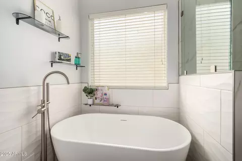 Bath - 4741 E Charleston Ave, Phoenix, AZ 85032 photo 1 of 4