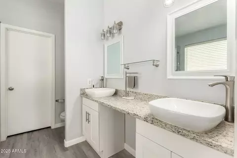 Bath - 4741 E Charleston Ave, Phoenix, AZ 85032 photo 3 of 4