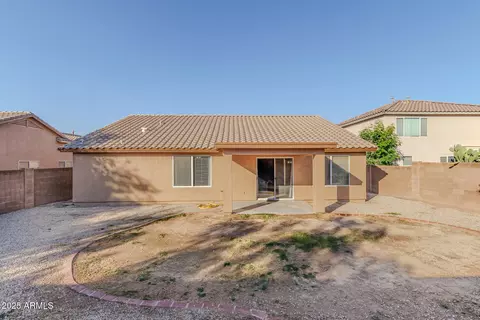 Exterior - 2011 W Hasan Dr, Phoenix, AZ 85041 photo 5 of 6