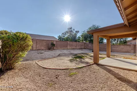 Exterior - 2011 W Hasan Dr, Phoenix, AZ 85041 photo 3 of 6