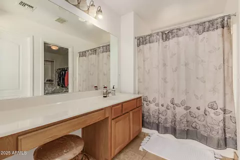 Bath - 2011 W Hasan Dr, Phoenix, AZ 85041 photo 1 of 2