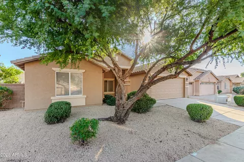 Exterior - 2011 W Hasan Dr, Phoenix, AZ 85041 photo 2 of 6