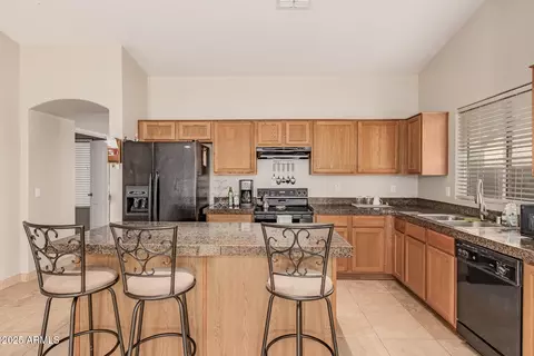 Kitchen - 2011 W Hasan Dr, Phoenix, AZ 85041 photo 2 of 3