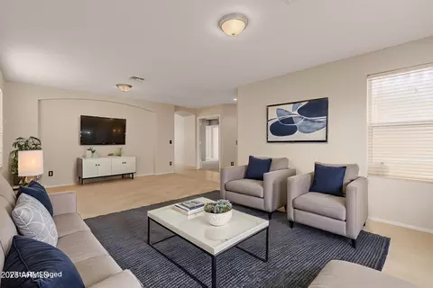 Living - 2011 W Hasan Dr, Phoenix, AZ 85041 photo 2 of 9