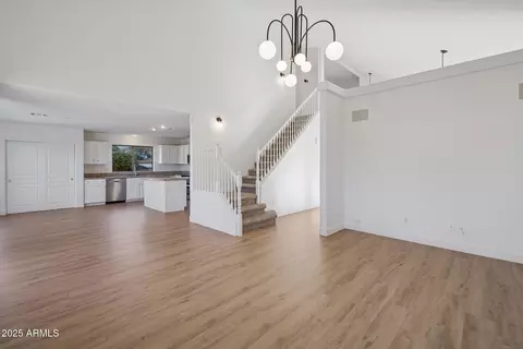2242 E Soft Wind Dr, Phoenix, AZ 85024