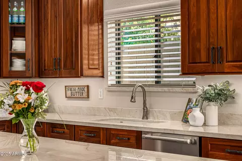 Kitchen - 8607 E Lockwood St, Mesa, AZ 85207 photo 5 of 7