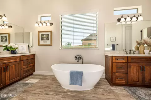 Bath - 8607 E Lockwood St, Mesa, AZ 85207 photo 5 of 12