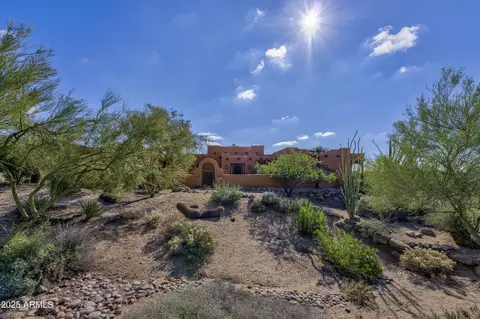8529 E Carefree Dr, Carefree, AZ 85377