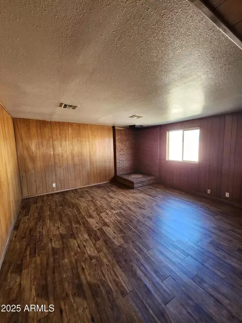 Living - 3636 W Echo Ln, Phoenix, AZ 85051 photo 2 of 2