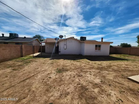 Exterior - 3636 W Echo Ln, Phoenix, AZ 85051 photo 2 of 2