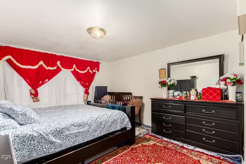 Bedroom - 2127 Ellis Dr, Tempe, AZ 85282 photo 1 of 8