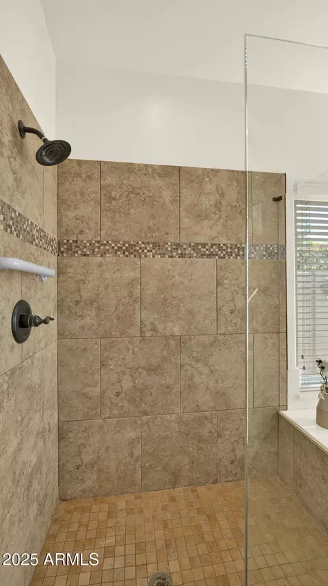 Bath - 2545 E Cathedral Rock Dr, Phoenix, AZ 85048 photo 2 of 8