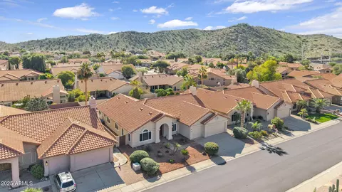 View/Area - 2545 E Cathedral Rock Dr, Phoenix, AZ 85048 photo 2 of 9