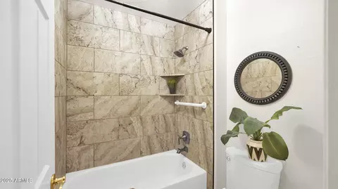 Bath - 2545 E Cathedral Rock Dr, Phoenix, AZ 85048 photo 7 of 8