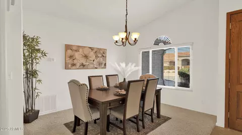 Dining - 2545 E Cathedral Rock Dr, Phoenix, AZ 85048 photo 2 of 3