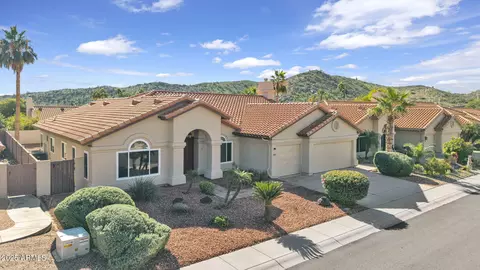 2545 E Cathedral Rock Dr, Phoenix, AZ 85048