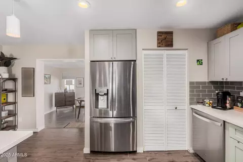 Kitchen - 434 E Carson Dr, Tempe, AZ 85282 photo 3 of 6