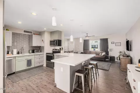 Kitchen - 434 E Carson Dr, Tempe, AZ 85282 photo 2 of 6
