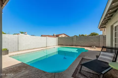 Exterior - 434 E Carson Dr, Tempe, AZ 85282 photo 4 of 9