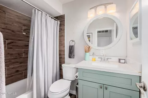Bath - 434 E Carson Dr, Tempe, AZ 85282 photo 3 of 3