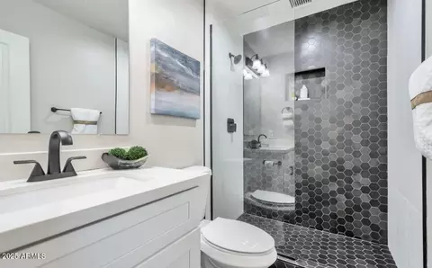Bath - 346 E Broadway Ln, Tempe, AZ 85282 photo 1 of 1