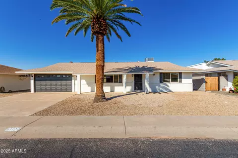 10724 W Camelot Cir, Sun City, AZ 85351