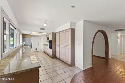 Entry Way - 2528 E Geneva Dr, Tempe, AZ 85282 photo 2 of 2