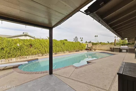 Exterior - 2528 E Geneva Dr, Tempe, AZ 85282 photo 2 of 2