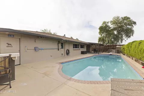 Exterior - 2528 E Geneva Dr, Tempe, AZ 85282 photo 1 of 2