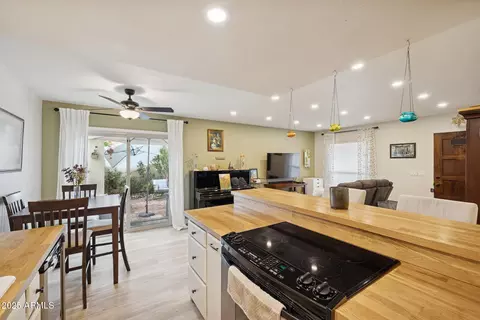 Kitchen - 4801 Euclid Ave #2, Phoenix, AZ 85044 photo 3 of 4