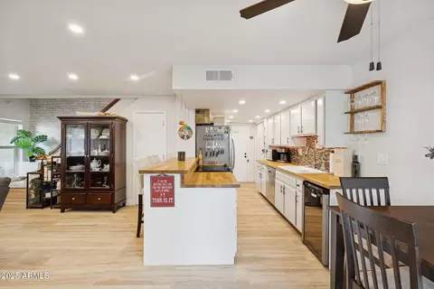 Kitchen - 4801 Euclid Ave #2, Phoenix, AZ 85044 photo 1 of 4
