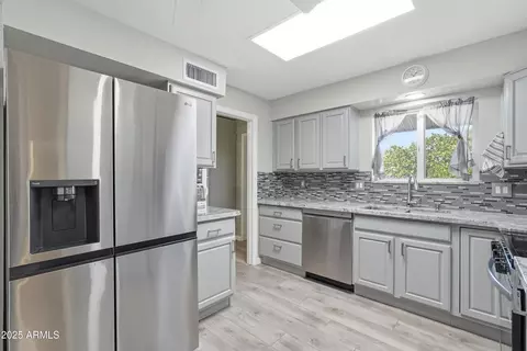 Kitchen - 5840 E Billings St, Mesa, AZ 85205 photo 4 of 4