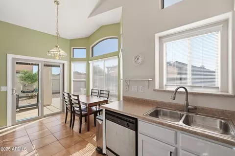 Kitchen - 11535 E Persimmon Ave, Mesa, AZ 85212 photo 4 of 4