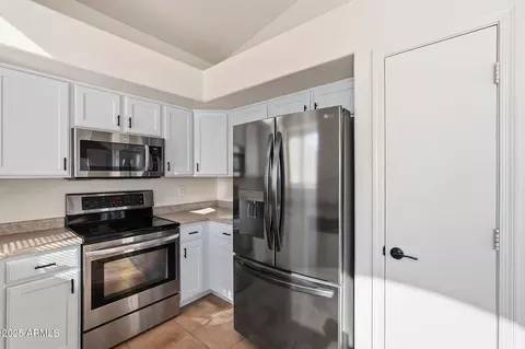 Kitchen - 11535 E Persimmon Ave, Mesa, AZ 85212 photo 2 of 4