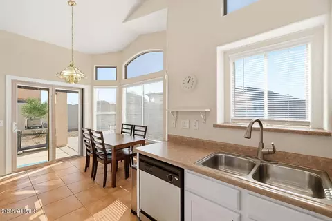 Kitchen - 11535 E Persimmon Ave, Mesa, AZ 85212 photo 3 of 4