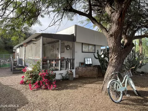 235 W Morris Dr, Queen Valley, AZ 85118