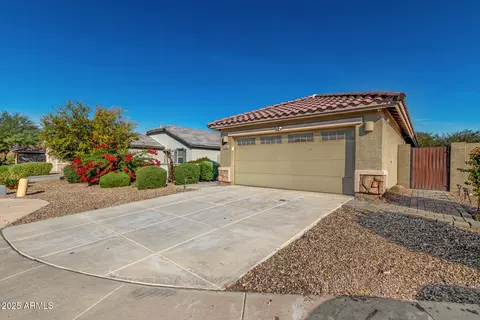 Exterior - 6323 S 34th Dr, Phoenix, AZ 85041 photo 2 of 7