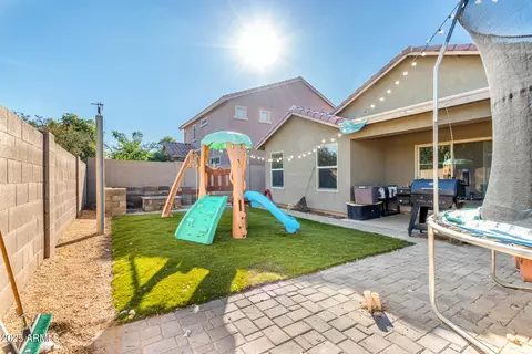 Exterior - 6323 S 34th Dr, Phoenix, AZ 85041 photo 6 of 7