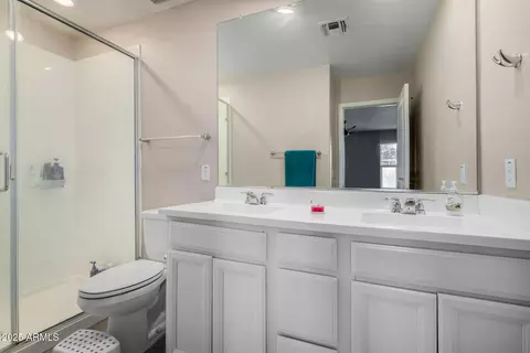 Bath - 6323 S 34th Dr, Phoenix, AZ 85041 photo 1 of 2