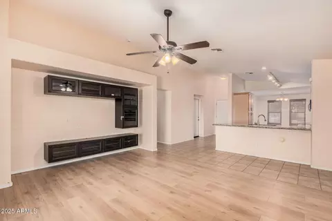 6727 S 35th Dr, Phoenix, AZ 85041 photo 5